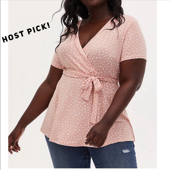 NEW torrid crepe wrap top size medium/large - Picture 2 of 9